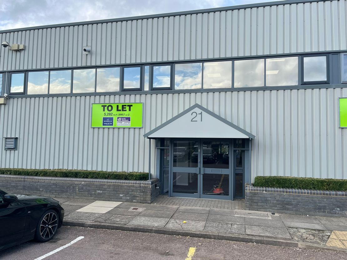 21 Erica Road, Stacey Bushes, Milton Keynes, MK12 6HS