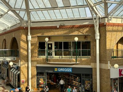 Property Image for 33a Market Place, Burgess Hill, RH15 9NP