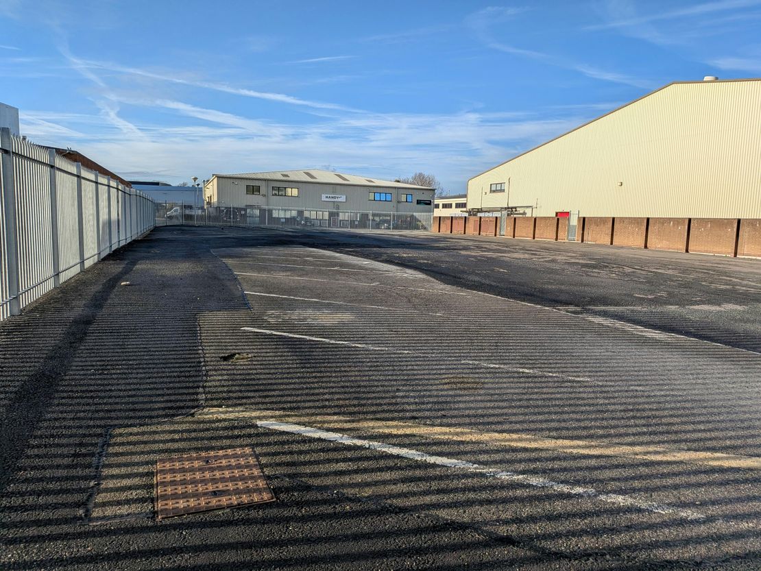 Yard at LEFA Business Park, Edgington Way, Sidcup, DA14 5BH