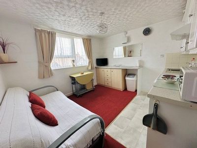 Property Image for Lyndale Holiday Flats, Palatine Road, Blackpool, FY1