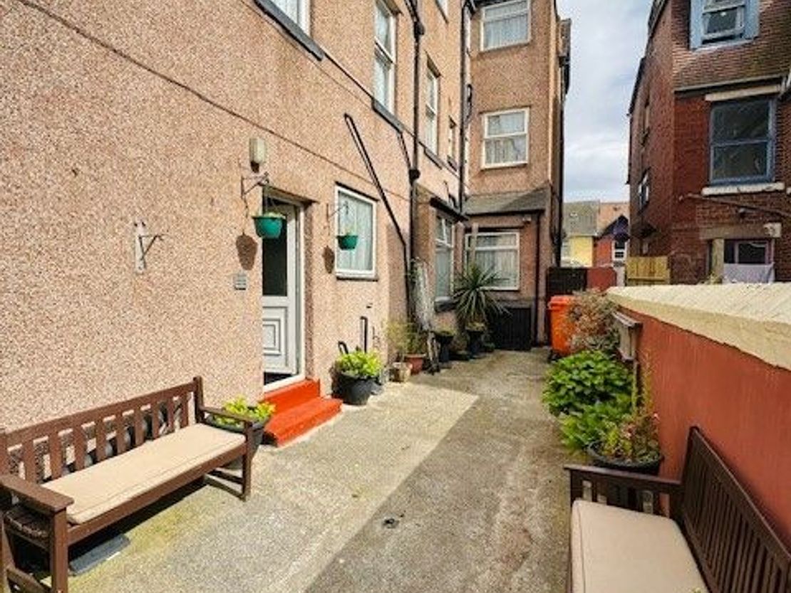 Lyndale Holiday Flats, Palatine Road, Blackpool, FY1
