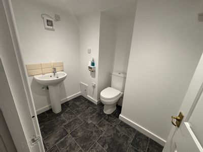 Property Image for 2 Laburnum Road, Wakefield, West Yorkshire, WF1 3QS