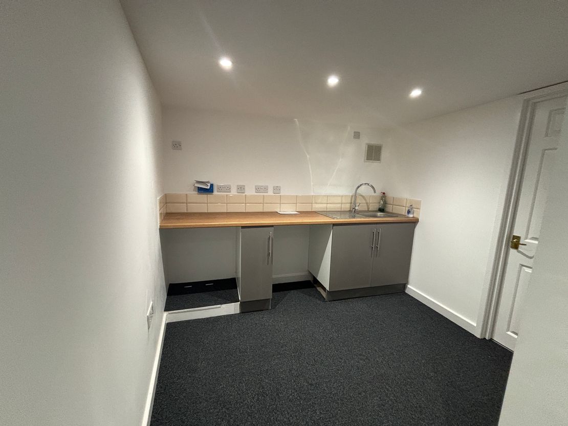 2 Laburnum Road, Wakefield, West Yorkshire, WF1 3QS