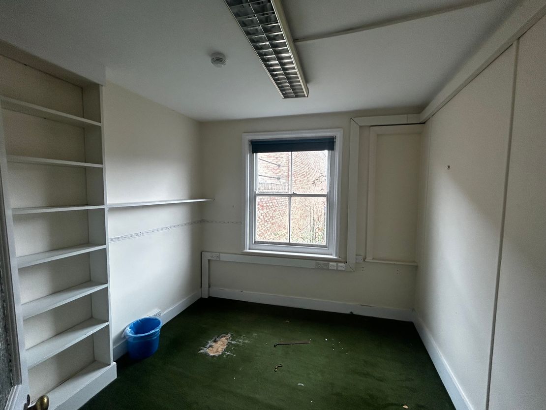 7 Bank Street, Ashford, Kent, TN23 1BZ