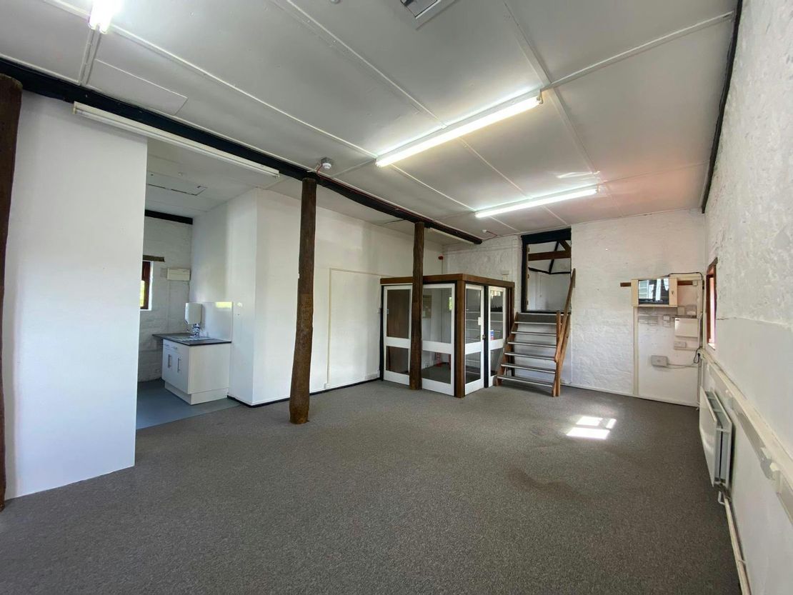 Suite 3, The Oast House, 5 Mead Lane, Farnham, GU9 7DY
