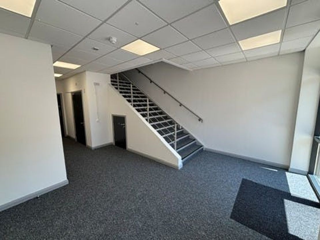 Unit 9, Hatch Industrial Park, Basingstoke, RG24 7NG