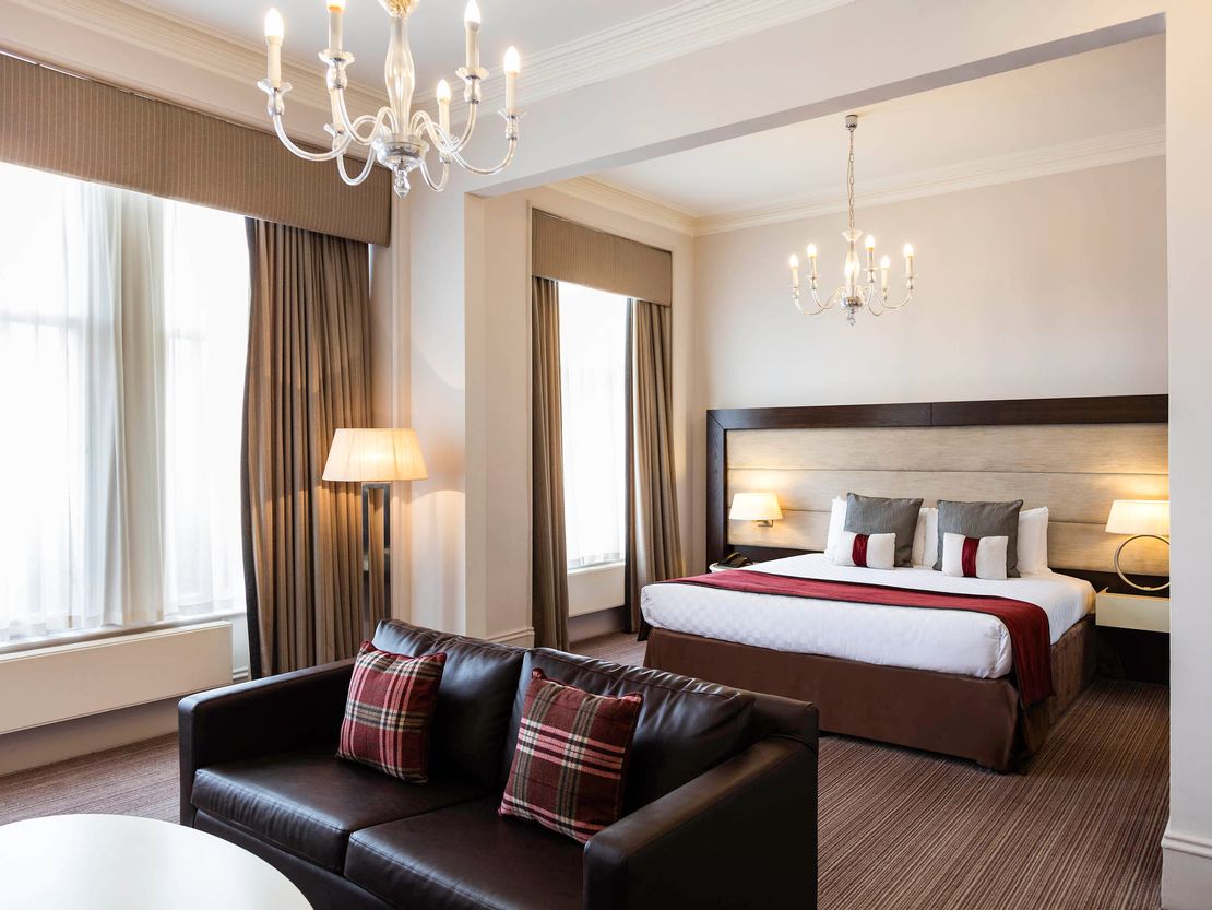 Mercure Aberdeen Caledonian Hotel, 10-14 Union Terrace, Aberdeen, AB10 1WE