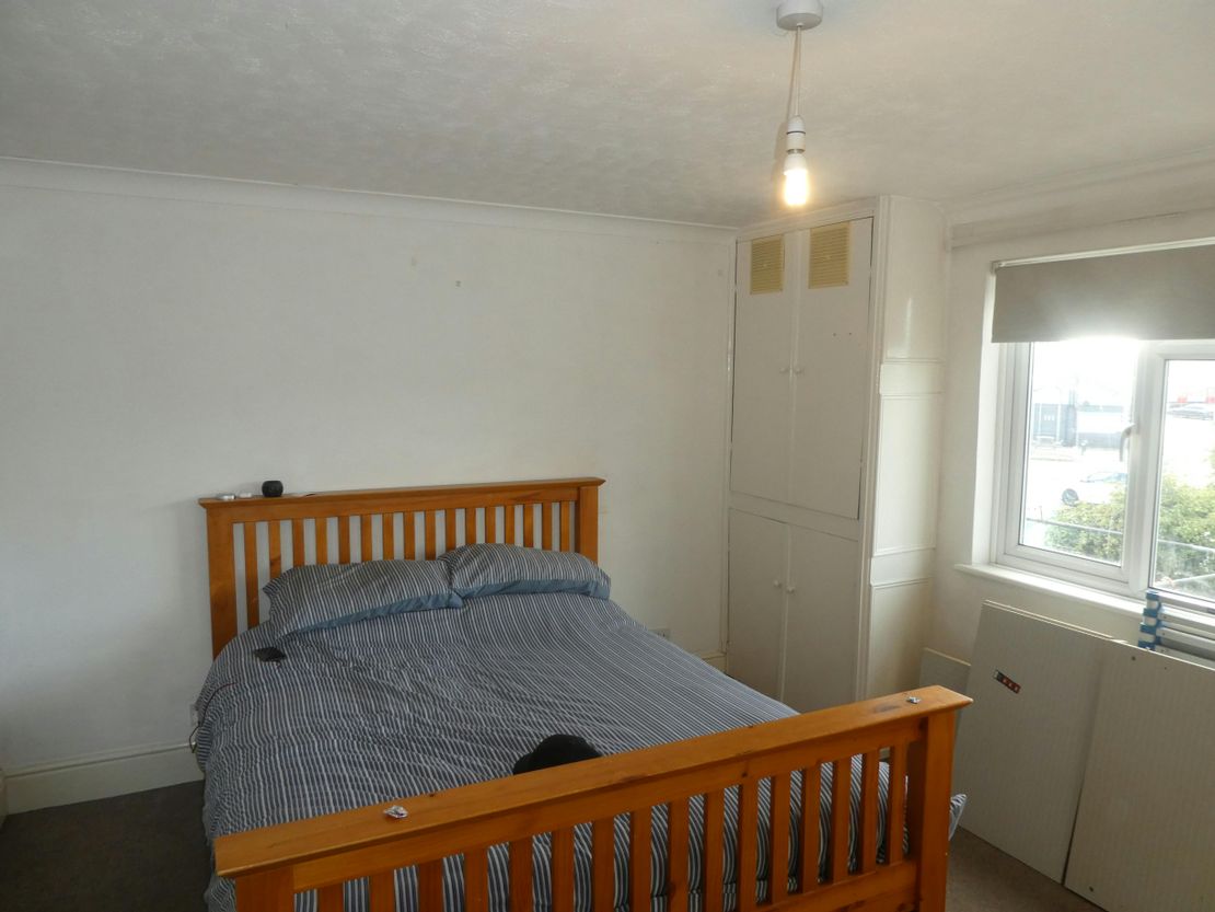 73-73A Front Lane, Cranham, Upminster, RM14 1XL