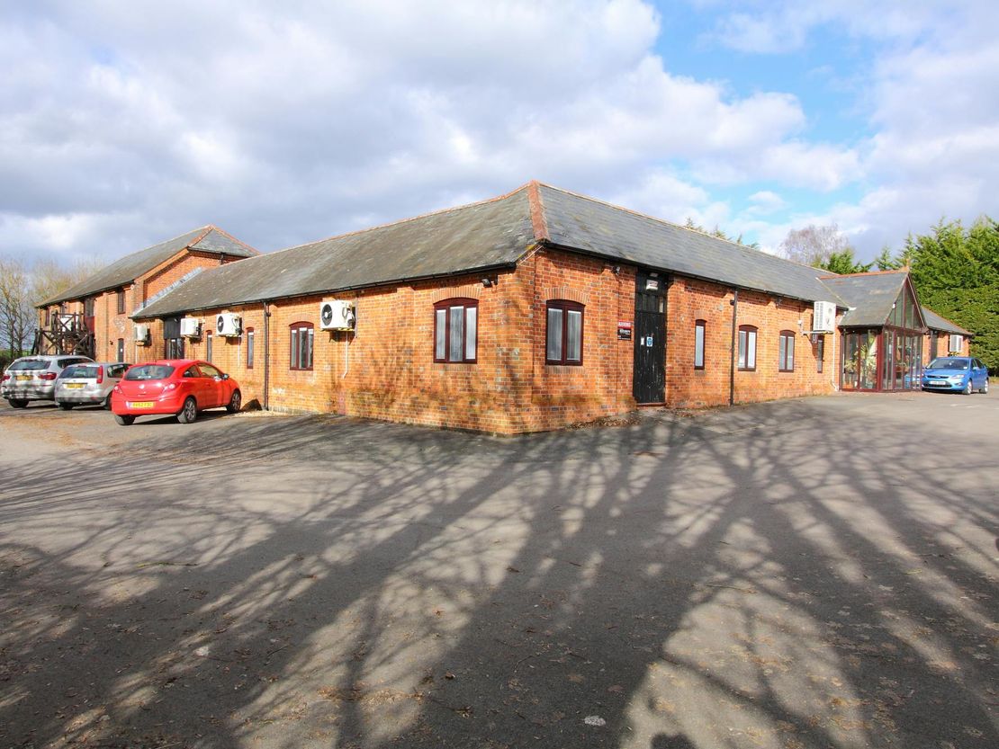 Barrow Hill Barn, Barrow Hill, Goodworth Clatford, Andover, SP11 7RG