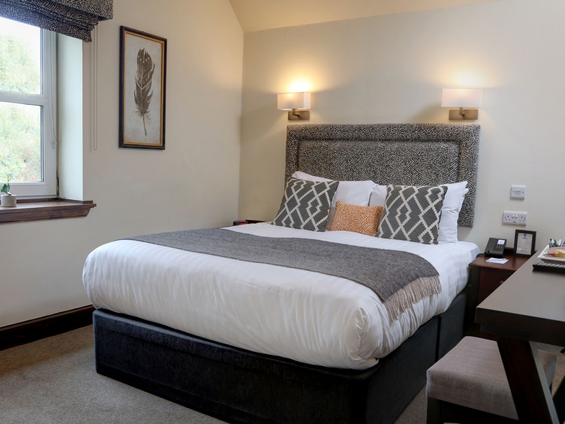 Crianlarich Hotel, Main Street, Crianlarich, Stirling, FK20 8RW