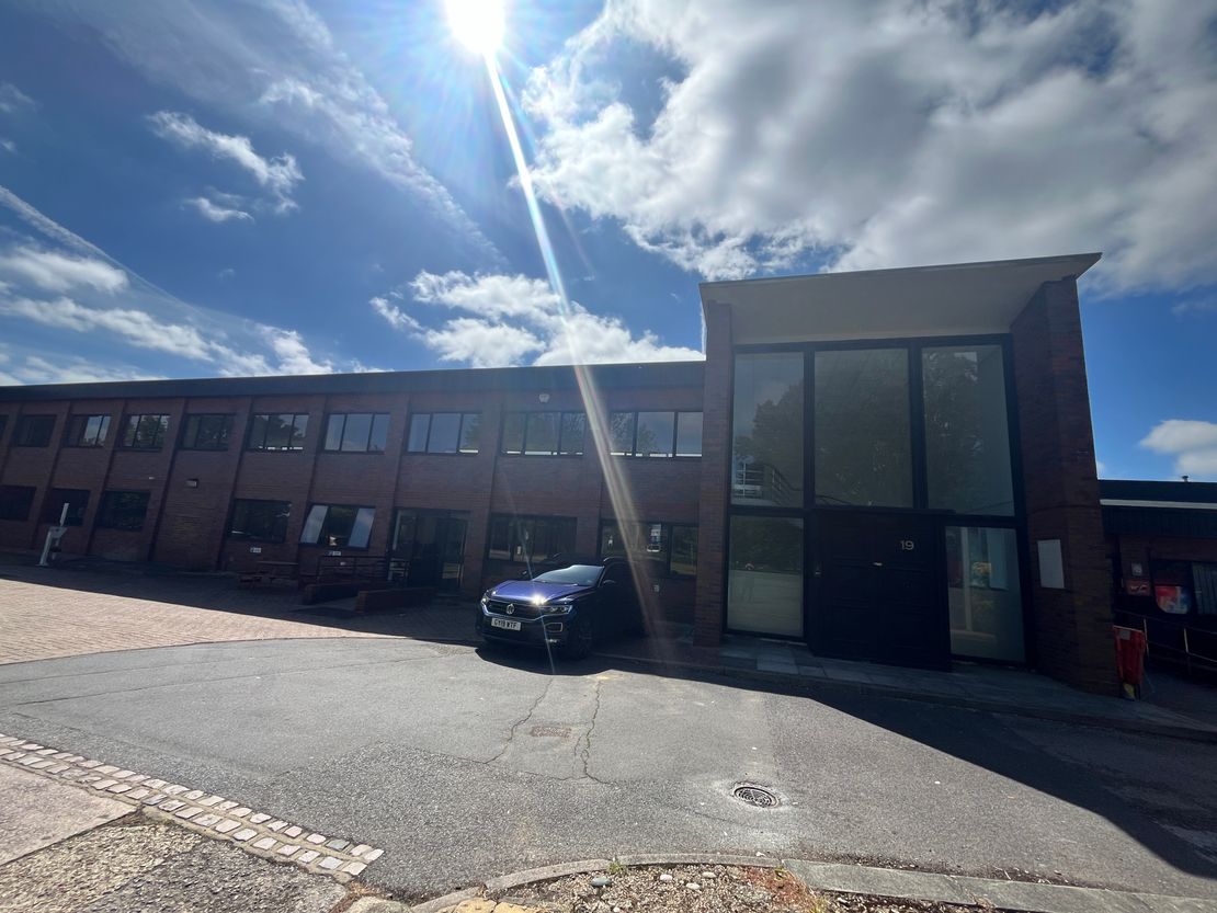 First Floor, 19 Lloyds Court, Manor Royal, Crawley, West Sussex, RH10 9QX