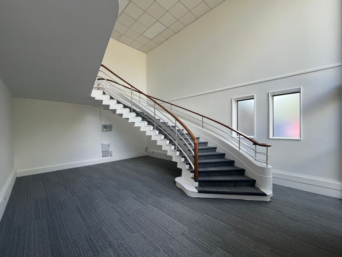 First Floor, 19 Lloyds Court, Manor Royal, Crawley, West Sussex, RH10 9QX