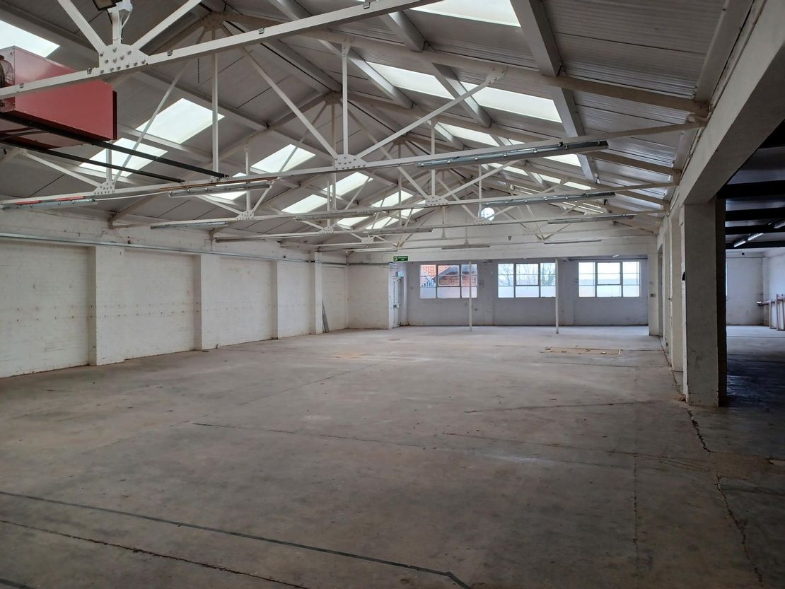 Unit D, Roebuck Road, Chessington, Surrey, KT9 1EU