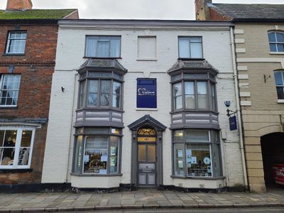 Property Image for 167 Watling Street West, Towcester, Northamptonshire, NN12 6BX