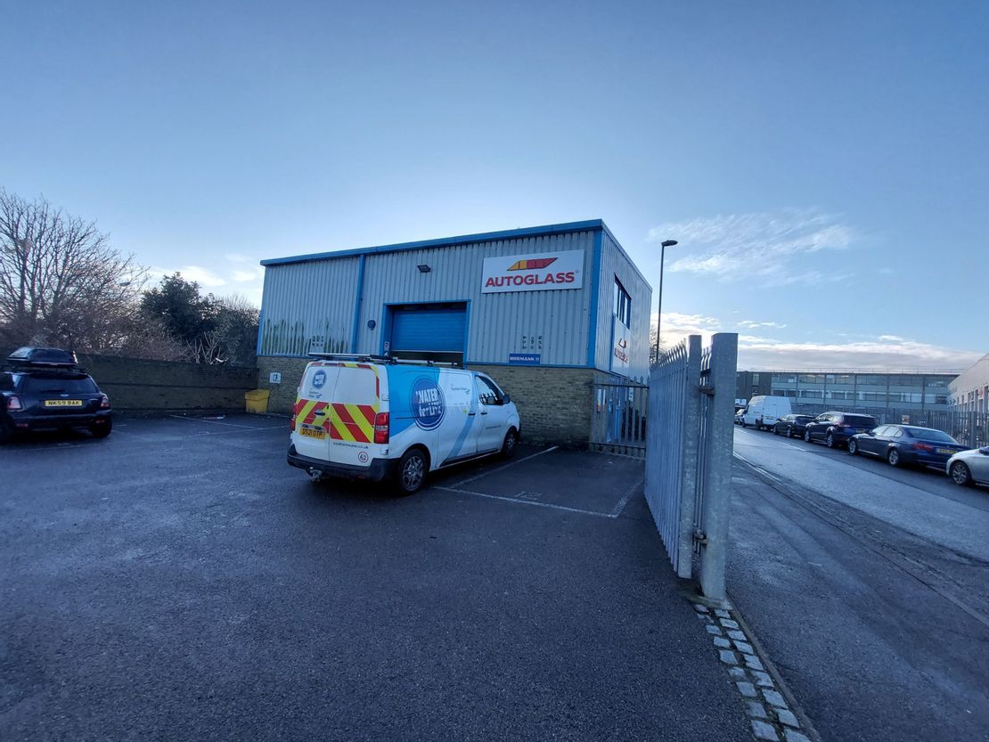 Unit 2, Elm Business Units, Chartwell Road, Lancing Business Park, Lancing, BN15 8FD