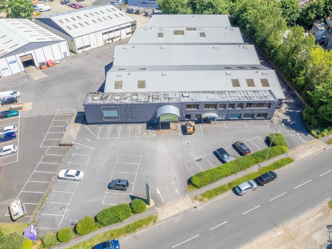 School Lane, Chandler's Ford, Eastleigh SO53 4DG