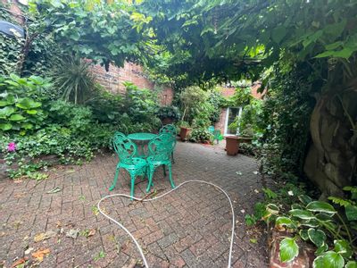 Property Image for 16 Swan Street, Bawtry, Doncaster, South Yorkshire, DN10 6JQ