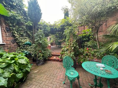 Property Image for 16 Swan Street, Bawtry, Doncaster, South Yorkshire, DN10 6JQ