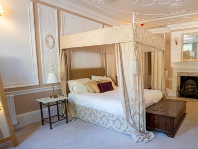 Property Image for The Town House, 65 High Street, Arundel, West Sussex, BN18 9AJ