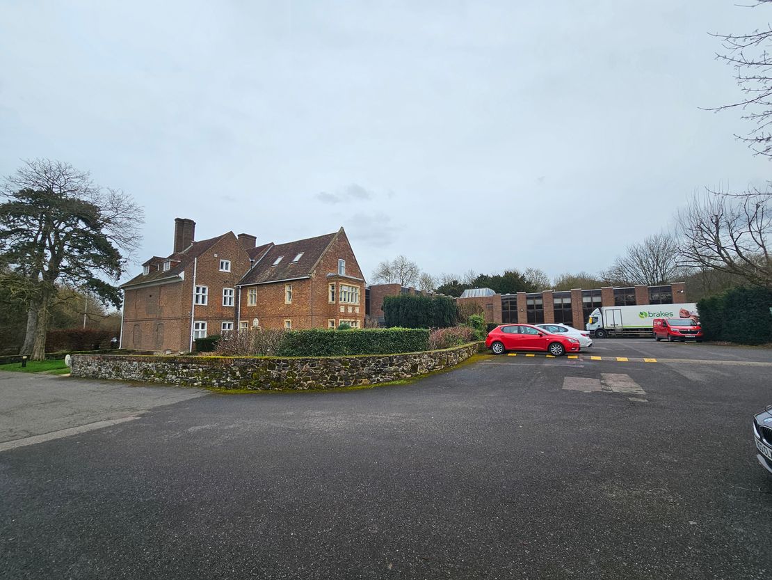 Nepicar House, London Road, Wrotham Heath, Sevenoaks, Kent, TN15 7RS