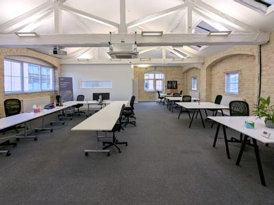 Property Image for First Floor School House, Homerton Gardens, Cambridge, Cambridgeshire, CB2 8EB