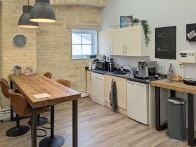 Property Image for First Floor School House, Homerton Gardens, Cambridge, Cambridgeshire, CB2 8EB