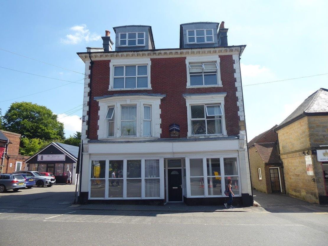 Lower Ground Floor, 4 London Road, Crowborough, TN6 2TT