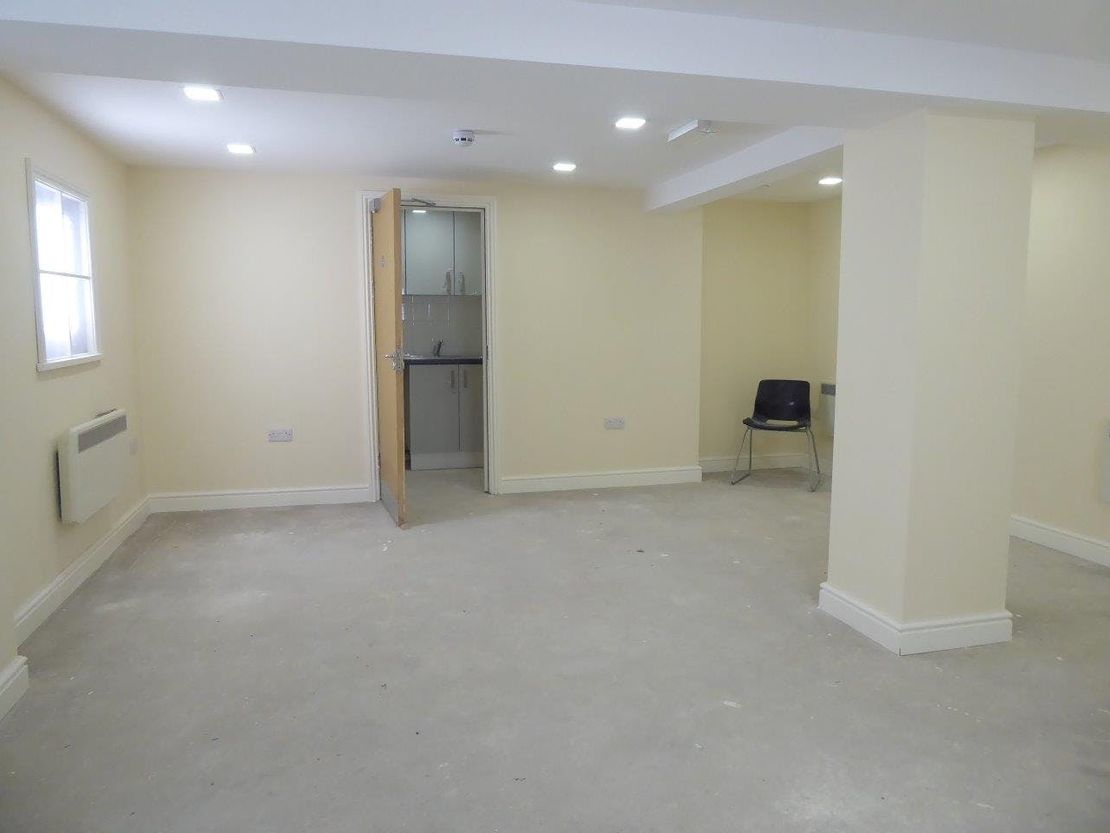 Lower Ground Floor, 4 London Road, Crowborough, TN6 2TT