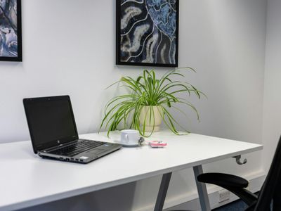 Property Image for Riverside House, River Lawn Road, Tonbridge, TN9 1EP