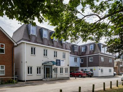 Property Image for Riverside House, River Lawn Road, Tonbridge, TN9 1EP