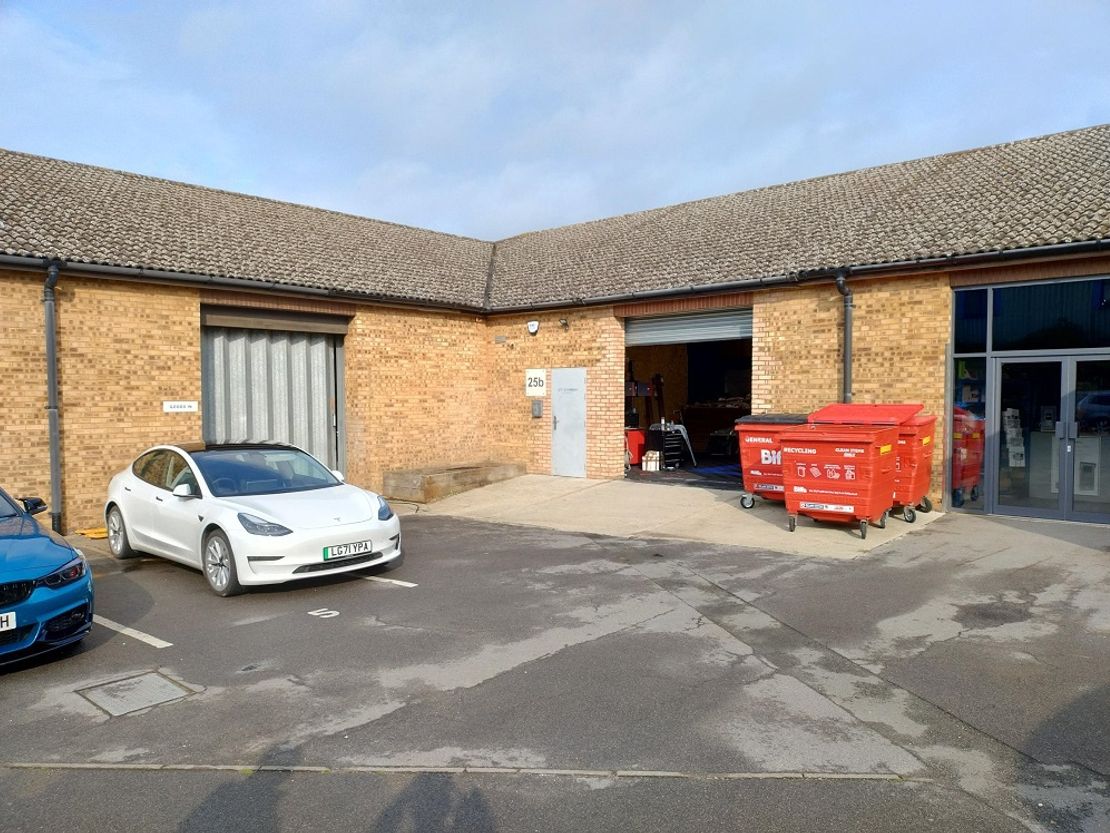 25B Knowl Piece, Off Wilbury Way, Hitchin, Hertfordshire, SG4 0TY