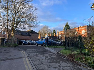 Property Image for Riverdale House, Wheathampstead, Hertfordshire, AL4 8BB
