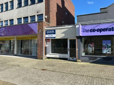 Property Image for 322 London Road, Waterlooville, Hampshire, PO7 7DU