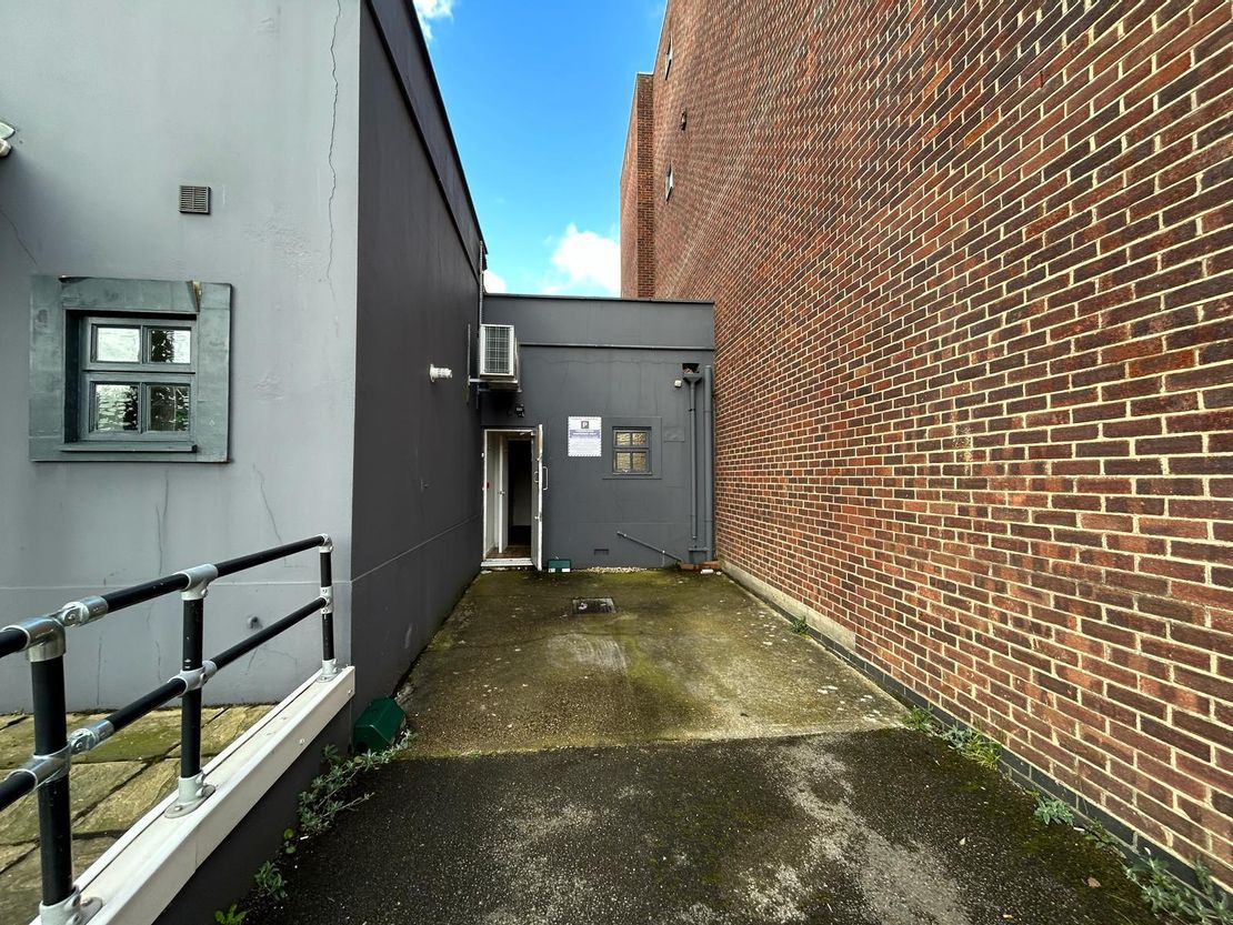 322 London Road, Waterlooville, Hampshire, PO7 7DU