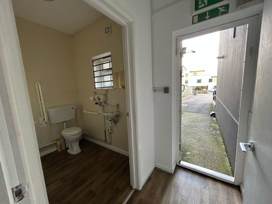 322 London Road, Waterlooville, Hampshire, PO7 7DU