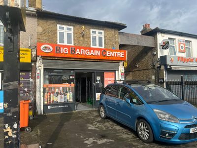 Property Image for 105 Victoria Road, Romford, RM1 2LX