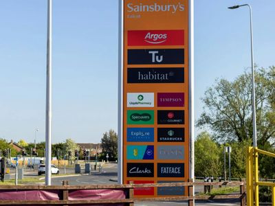 Property Image for Unit 3 Turnhams Green, Pinsents Lane, Reading, RG31 4UH