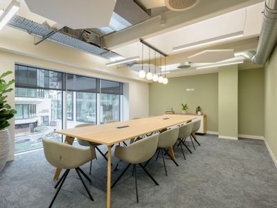 Property Image for The White Building, 33 Kings Road, Reading, RG1 3AR