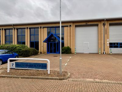Property Image for 7 Caxton Park, Caxton Road, Bedford, MK41 0TY
