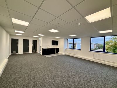 Property Image for 7 Caxton Park, Caxton Road, Bedford, MK41 0TY