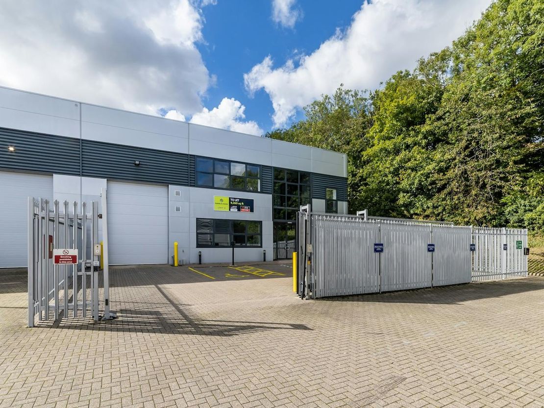 Unit 4 Nimbus Park, Porz Avenue, Dunstable, LU5 5WZ