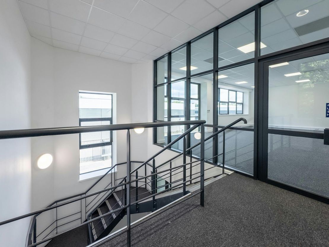 Unit 4 Nimbus Park, Porz Avenue, Dunstable, LU5 5WZ