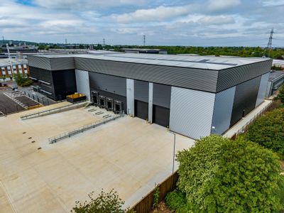 Property Image for Vision44, Woodside Industrial Estate, 1/1A Humphrys Road, Dunstable, LU5 4TP