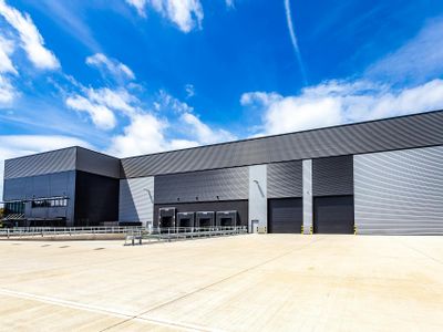 Property Image for Vision44, Woodside Industrial Estate, 1/1A Humphrys Road, Dunstable, LU5 4TP