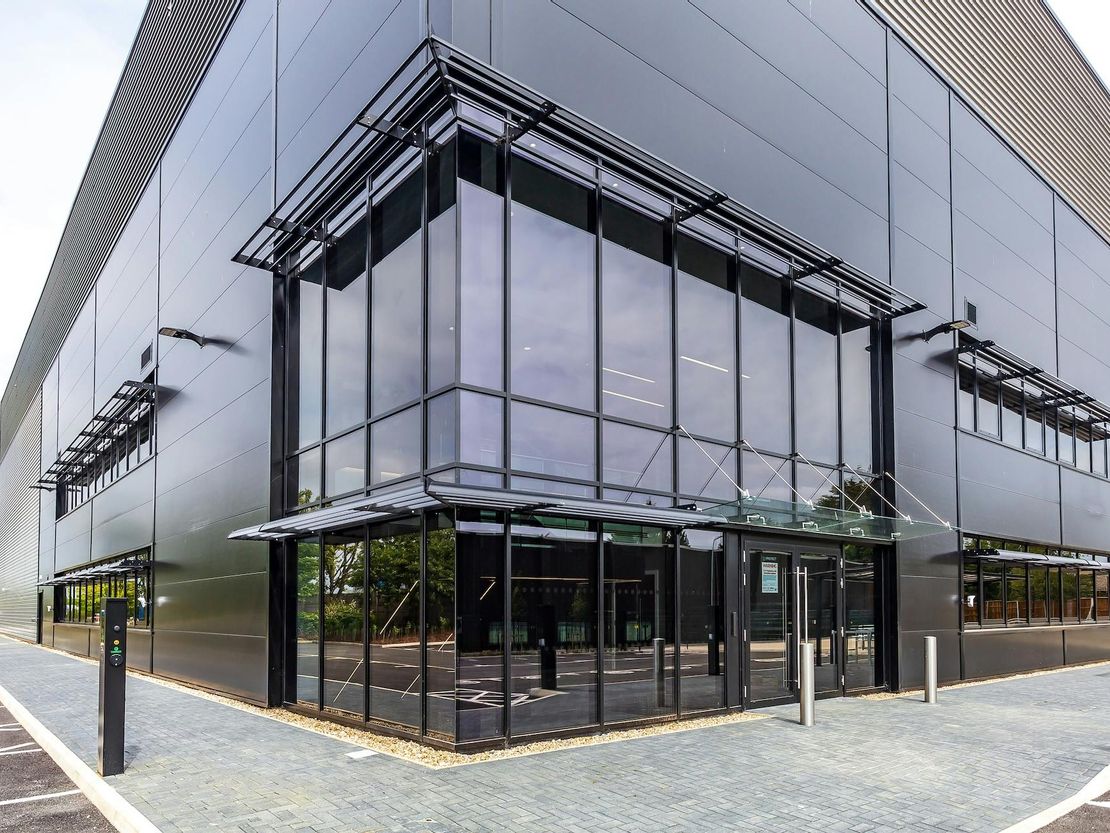 Vision44, Woodside Industrial Estate, 1/1A Humphrys Road, Dunstable, LU5 4TP