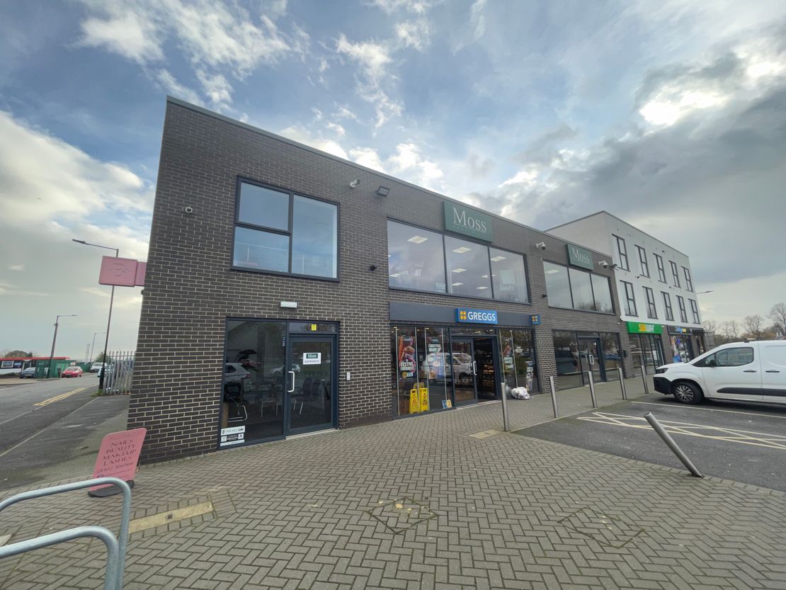 First Floor Offices, White Rose Retail Centre, White Rose Way, Doncaster, South Yorkshire, DN4 5FT