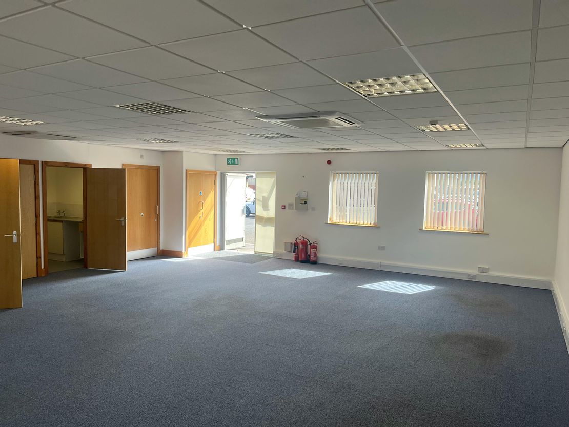 Unit 4 Clock Court, Campbell Way, Dinnington, S25 3QD