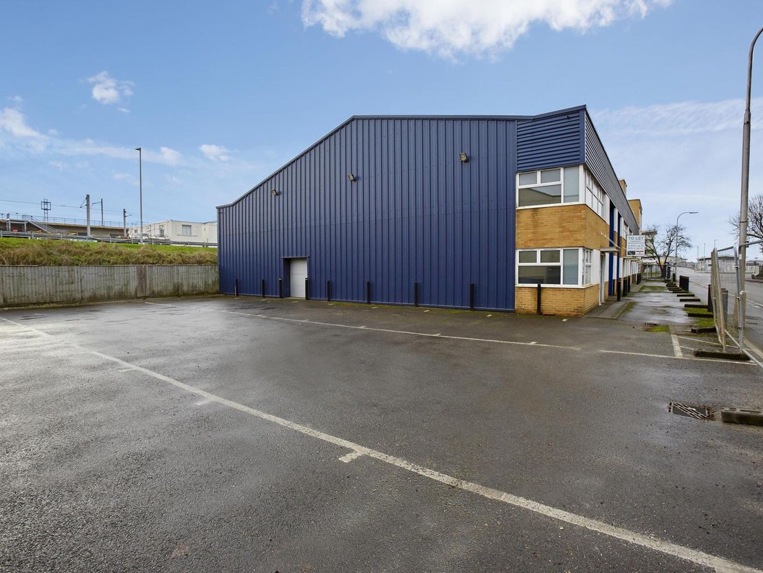 Meadow View Court, 199-215 Cardiff Road, Reading, RG1 8HT