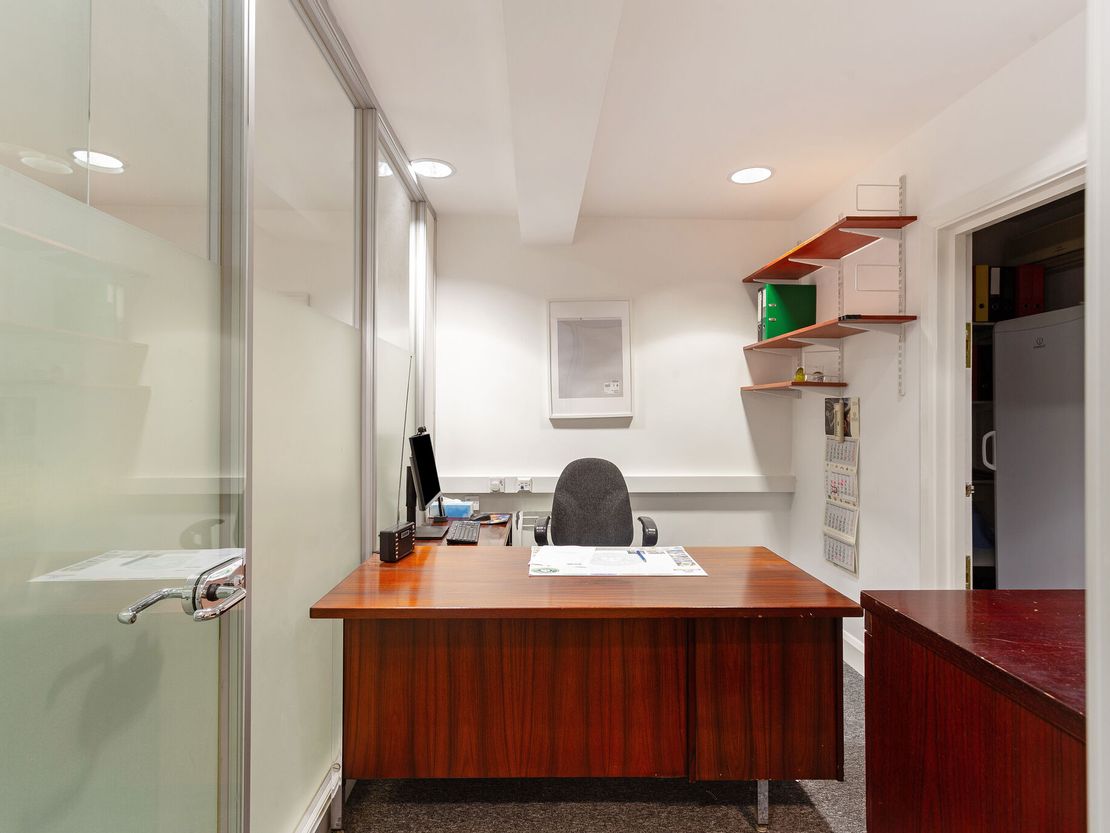 5 Lion Yard, Tremadoc Road, Clapham SW4 7NQ