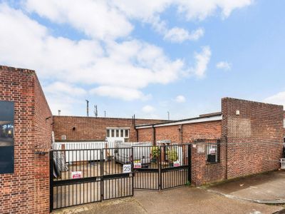 Property Image for 25 Lydden Road, Earlsfield SW18 4LT
